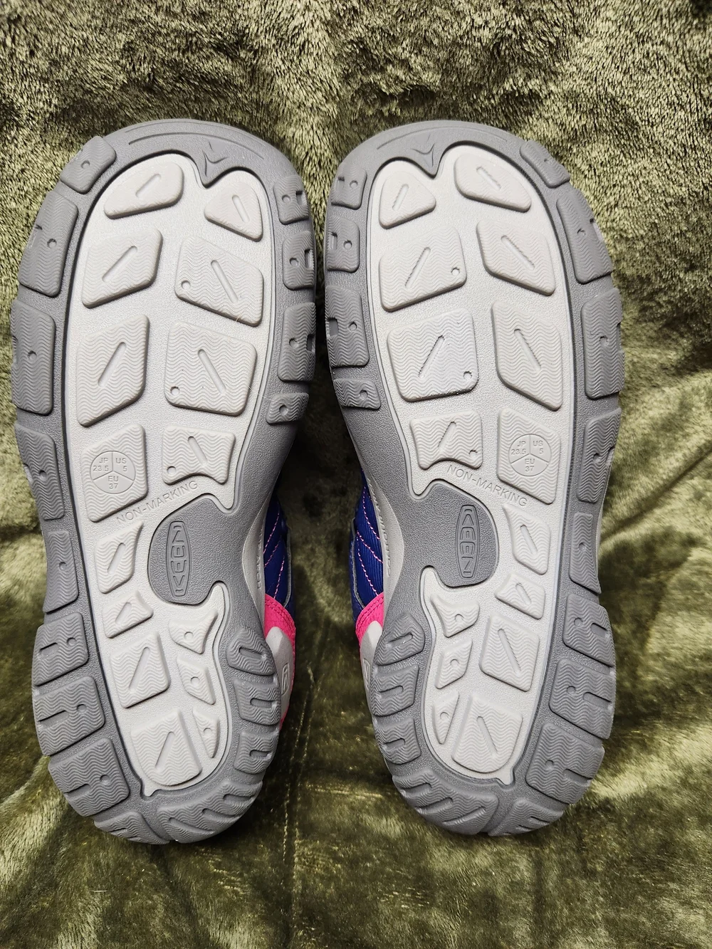 Keen Kids Blue and Pink Hook-and-Loop Sneakers